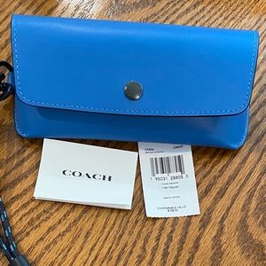 NWT Coach men’s women’s sunglasses case wristlet